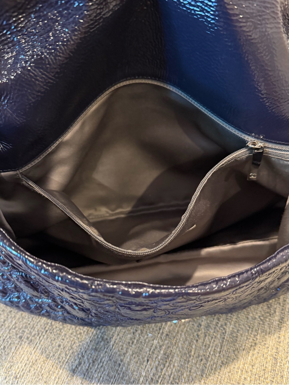 CHANEL Authentic Navy Blue Pattern Patent Leather Handbag - Picture 5 of 8